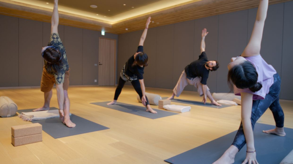 Горячая йога: что это, польза и вред, противопоказания, позы